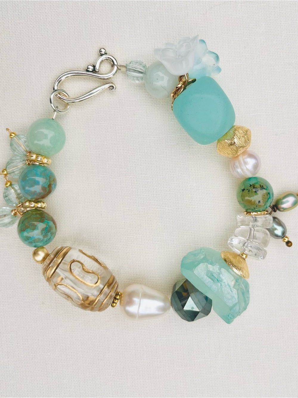 NWOT Artisan Aqua Beaded Bracelet - Turquoise and Gold Accents
